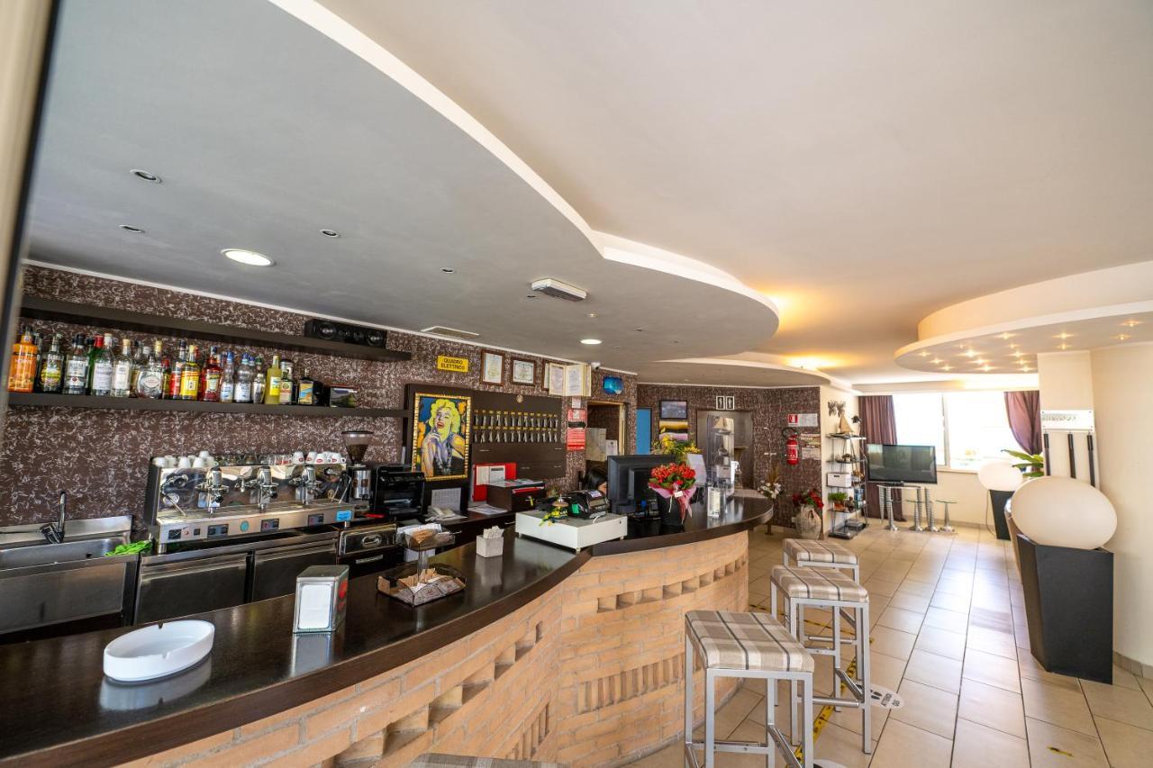 Di Matteo Hotel Roseto Degli Abruzzi Esterno foto