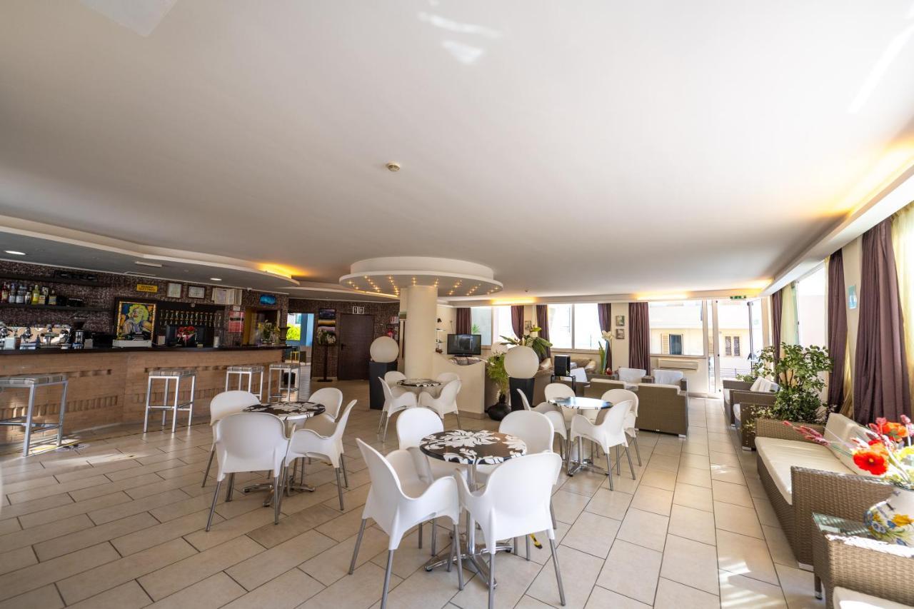 Di Matteo Hotel Roseto Degli Abruzzi Esterno foto