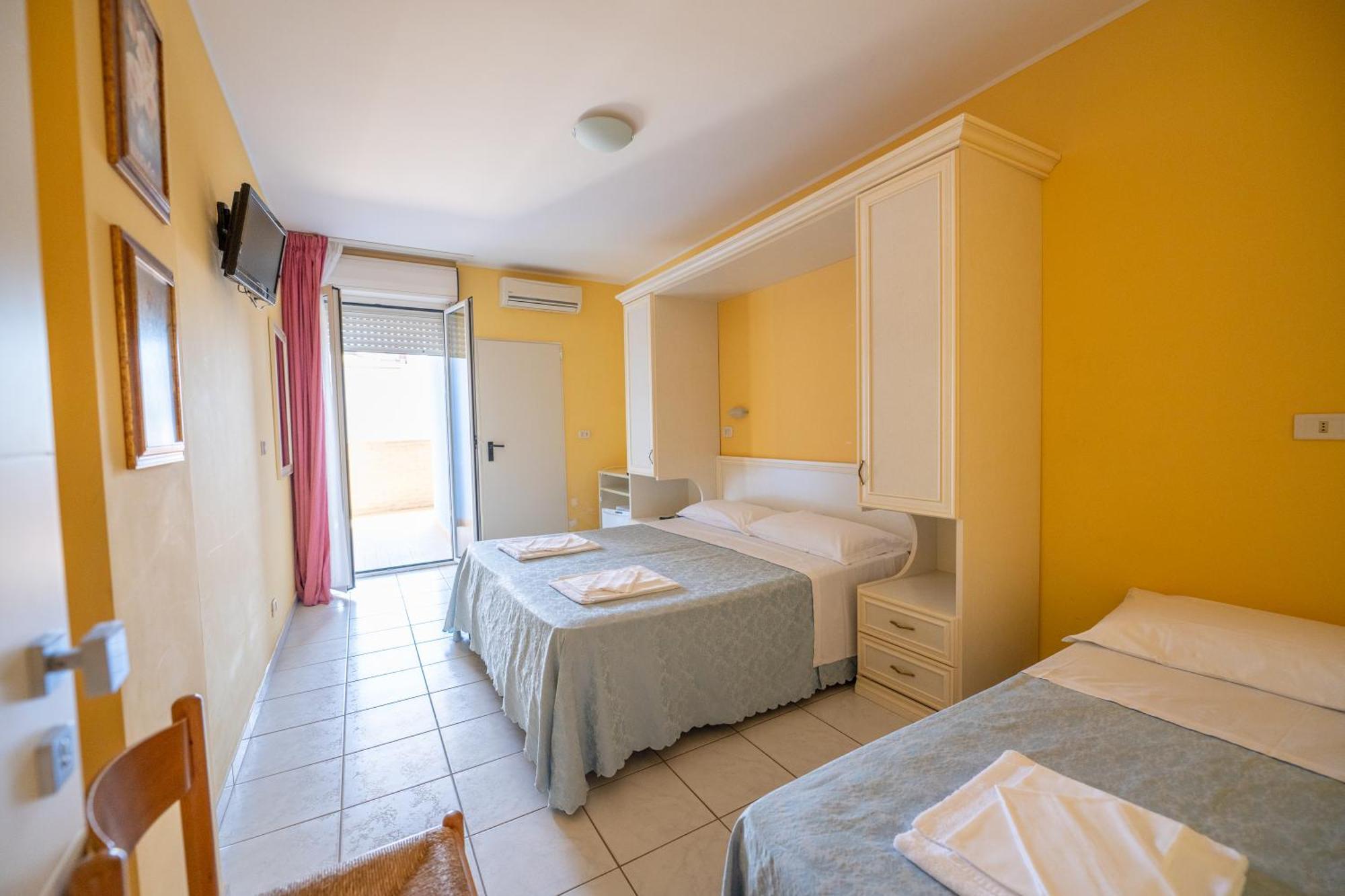 Di Matteo Hotel Roseto Degli Abruzzi Esterno foto