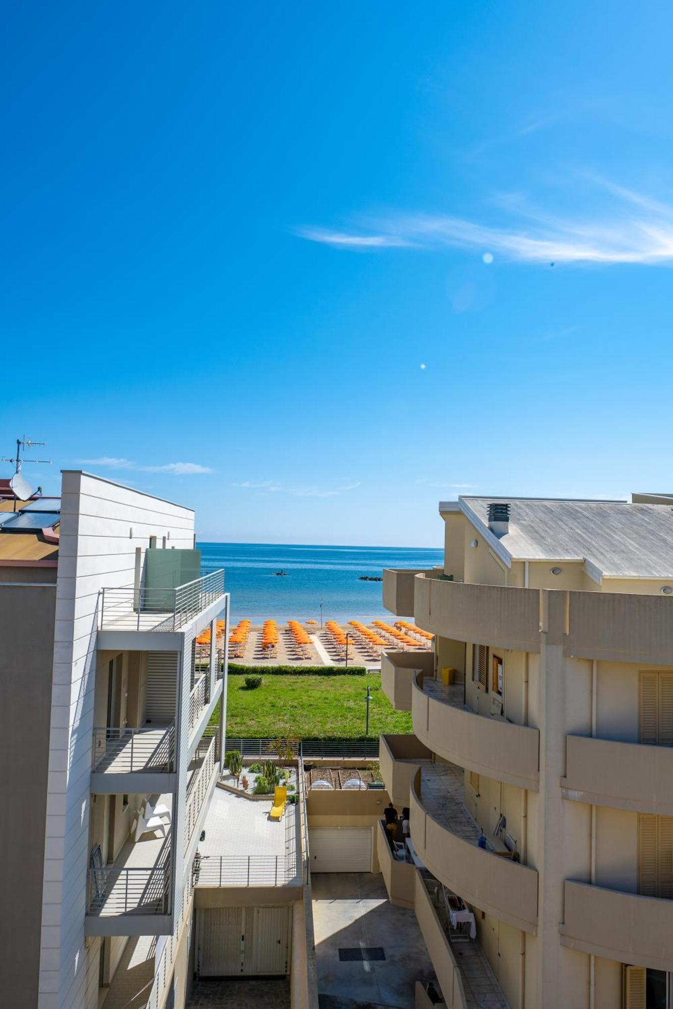 Di Matteo Hotel Roseto Degli Abruzzi Esterno foto