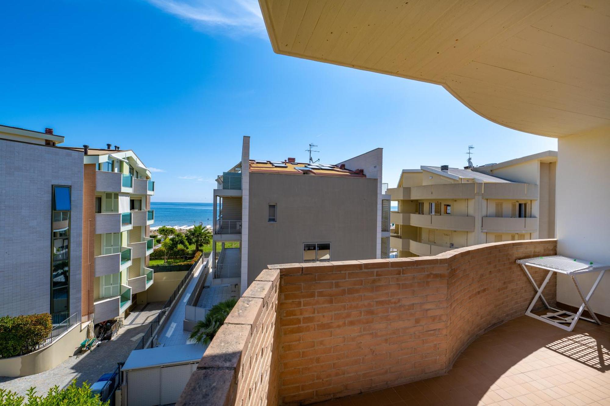 Di Matteo Hotel Roseto Degli Abruzzi Esterno foto