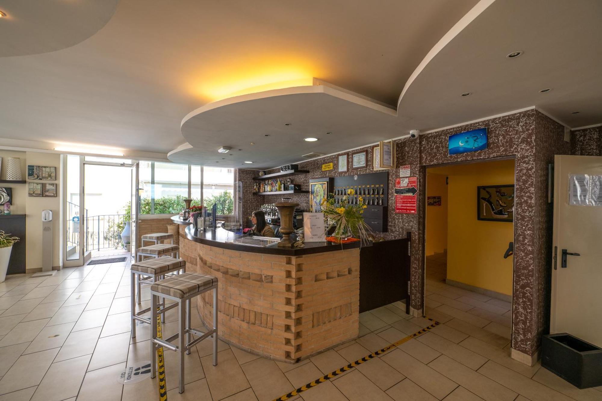 Di Matteo Hotel Roseto Degli Abruzzi Esterno foto