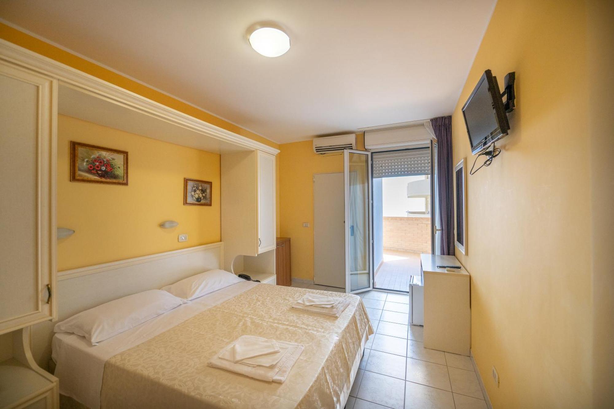 Di Matteo Hotel Roseto Degli Abruzzi Esterno foto