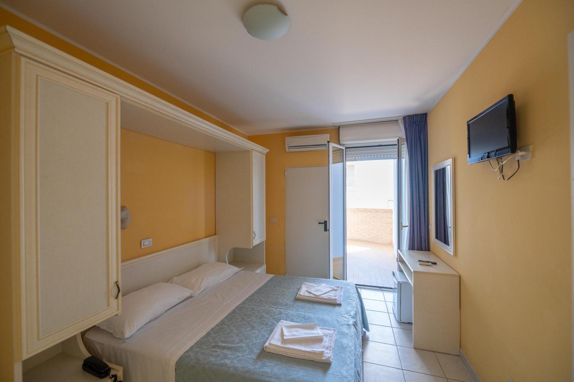 Di Matteo Hotel Roseto Degli Abruzzi Esterno foto